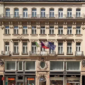 verificați disponibilitatea